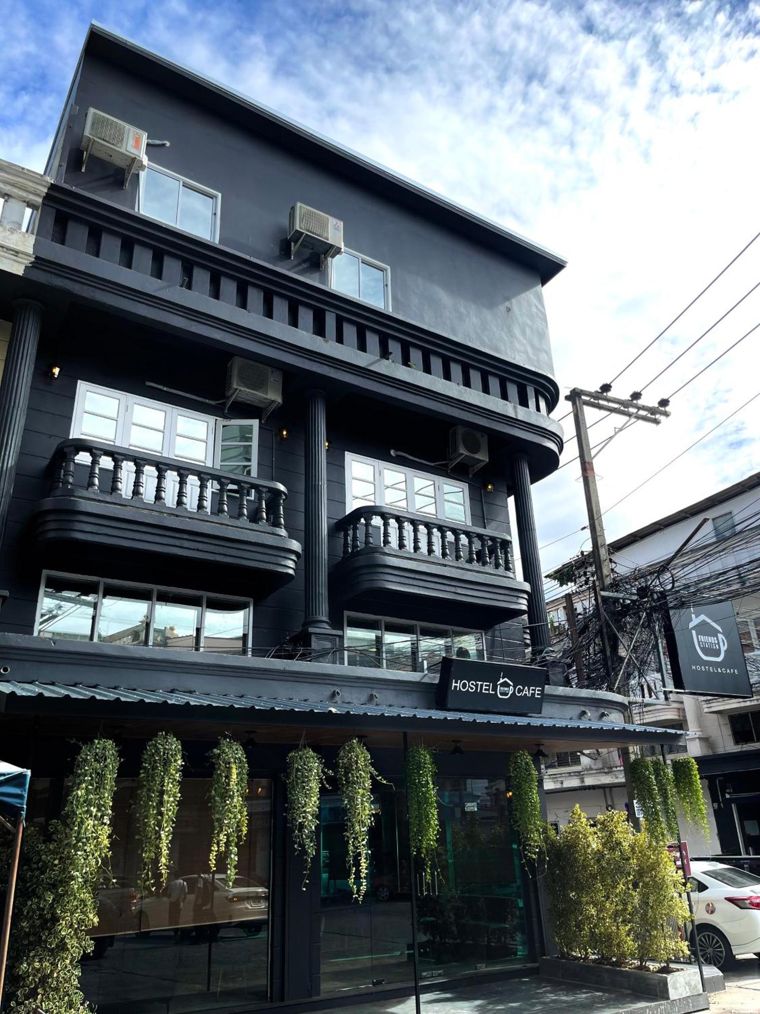 Champagne Hostel & Cafe Pattaya Zewnętrze zdjęcie