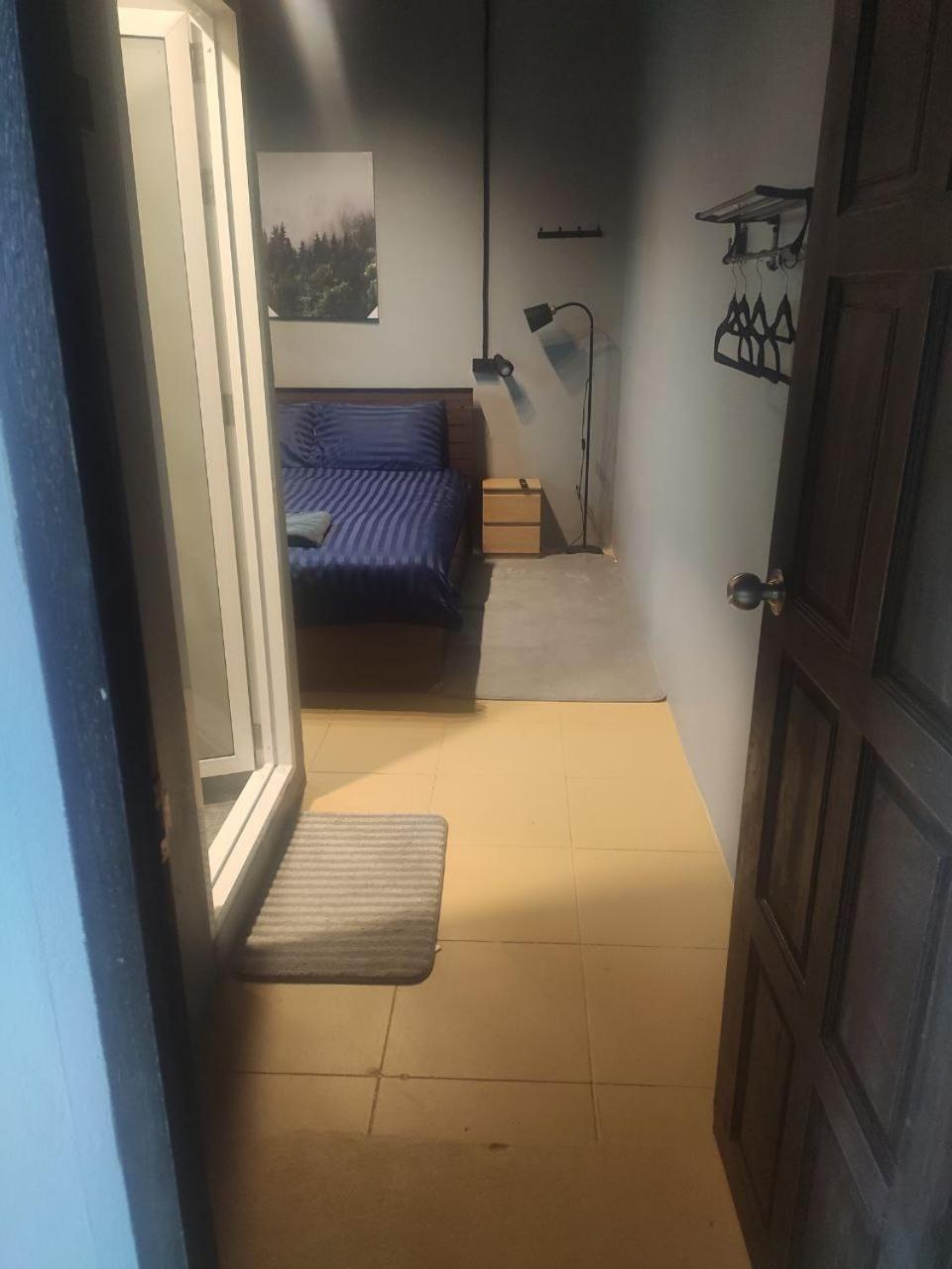 Champagne Hostel & Cafe Pattaya Zewnętrze zdjęcie