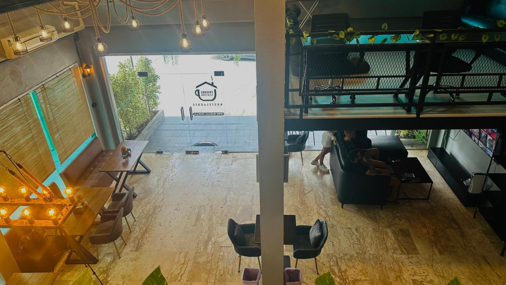Champagne Hostel & Cafe Pattaya Zewnętrze zdjęcie
