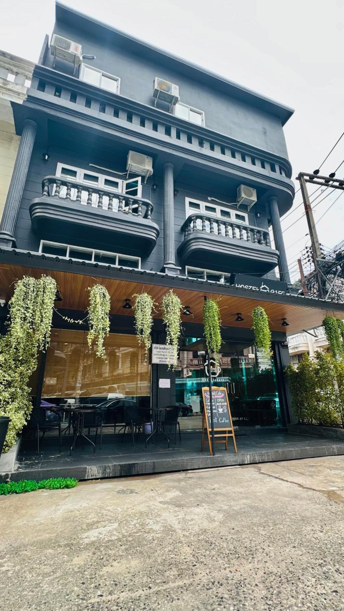 Champagne Hostel & Cafe Pattaya Zewnętrze zdjęcie
