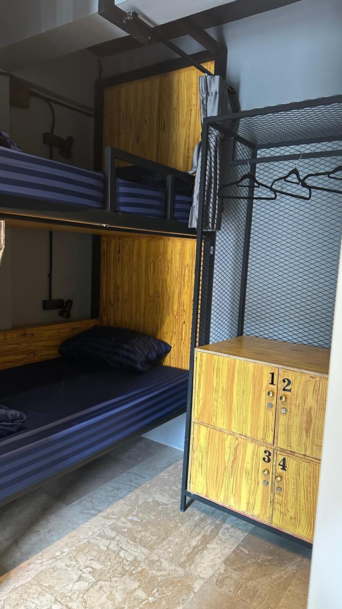 Champagne Hostel & Cafe Pattaya Zewnętrze zdjęcie