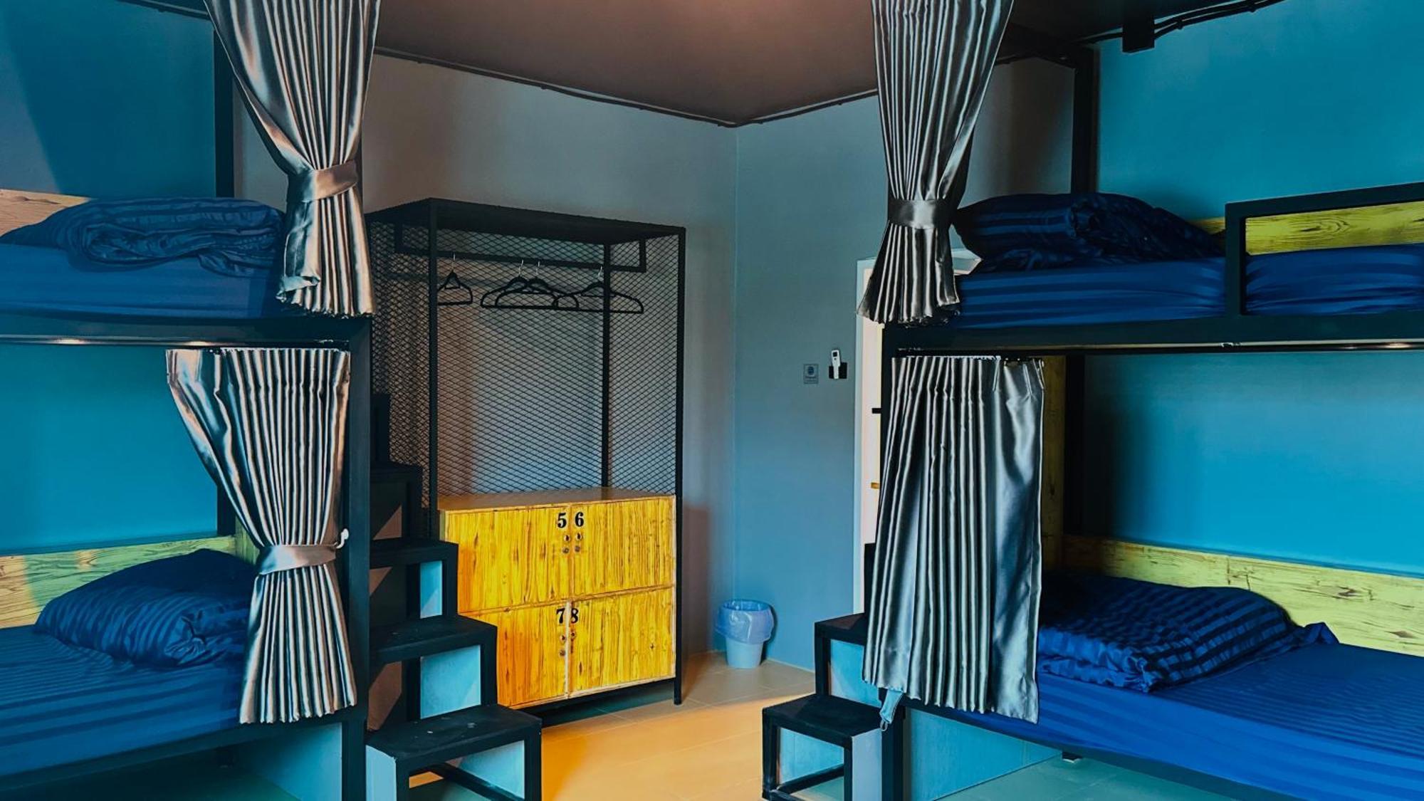 Champagne Hostel & Cafe Pattaya Zewnętrze zdjęcie