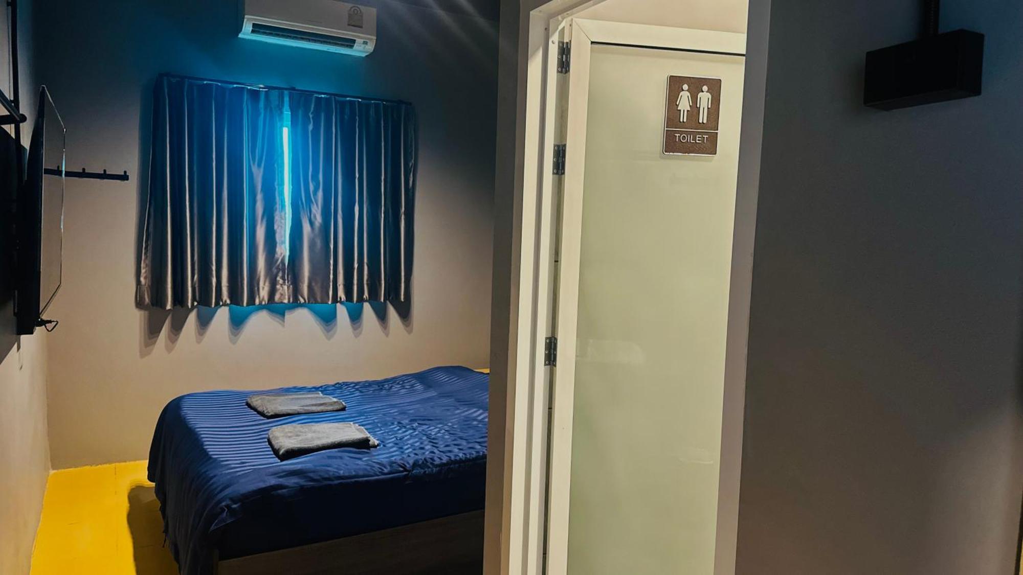 Champagne Hostel & Cafe Pattaya Zewnętrze zdjęcie